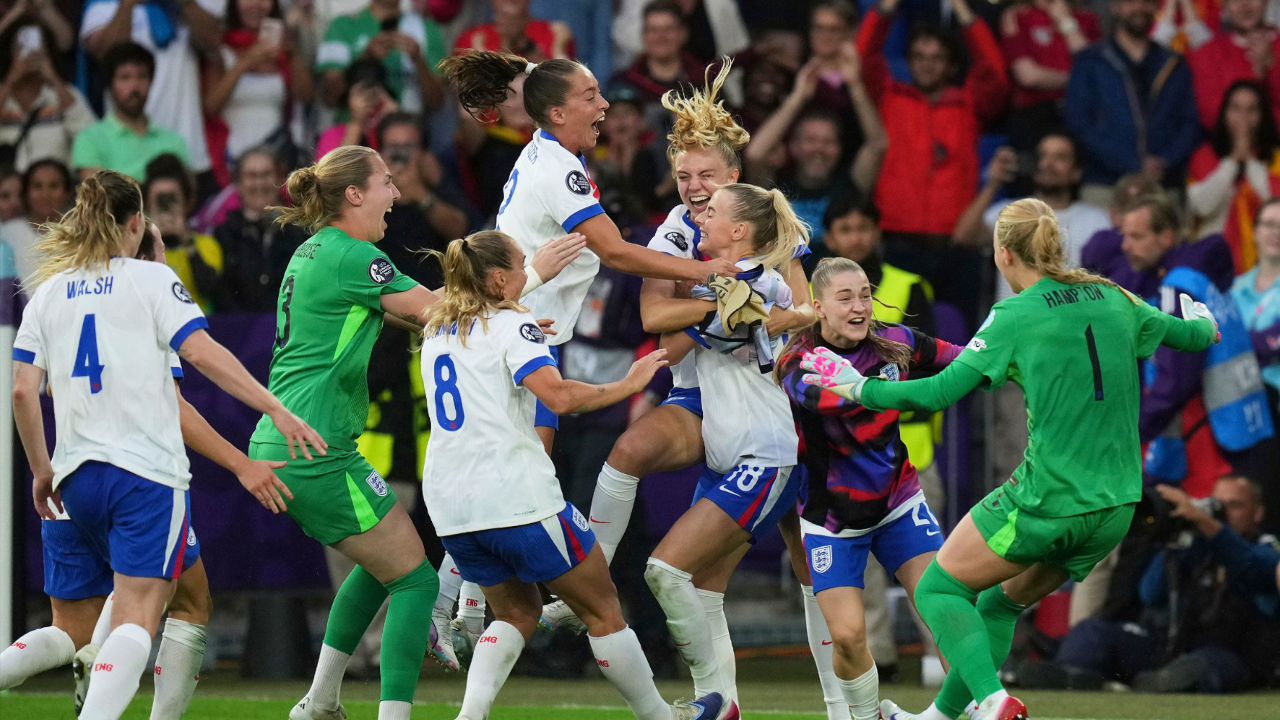 jiuyou官网入口-加拿大女足新星崭露头角,在国际赛中抢眼的是谁